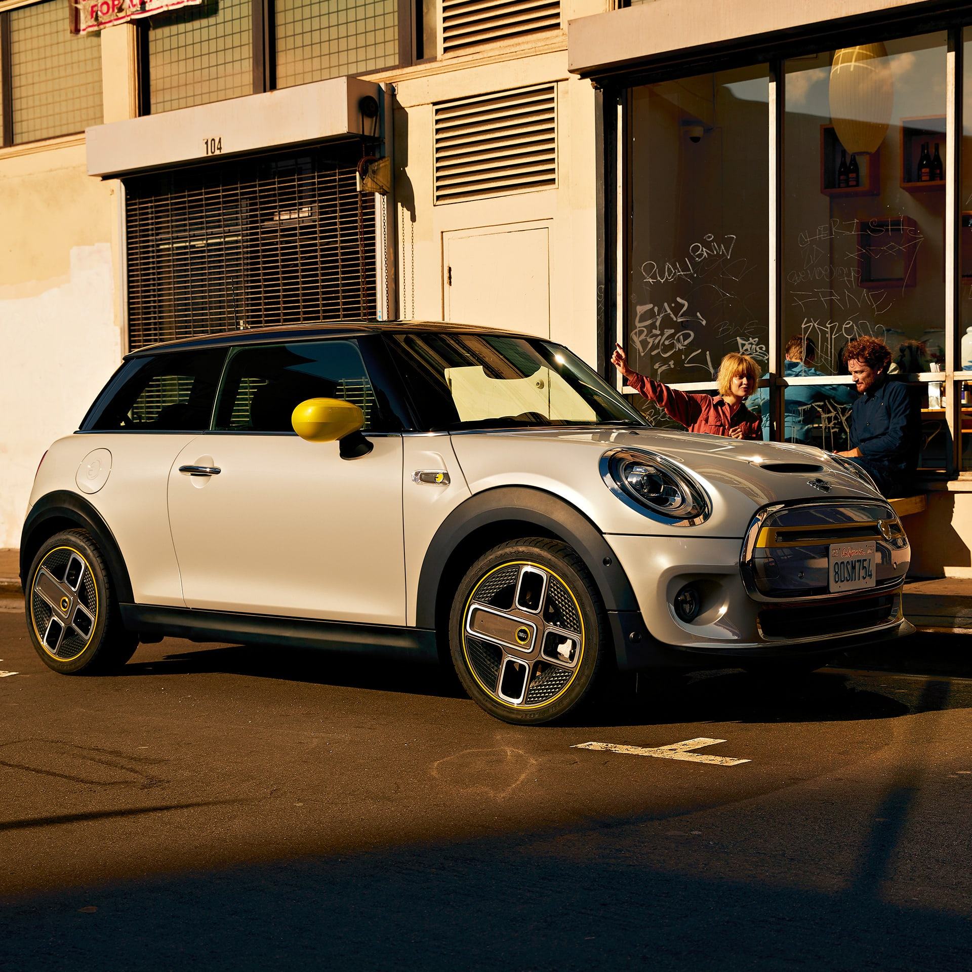 MEET THE FIRST ALL-ELECTRIC MINI.
